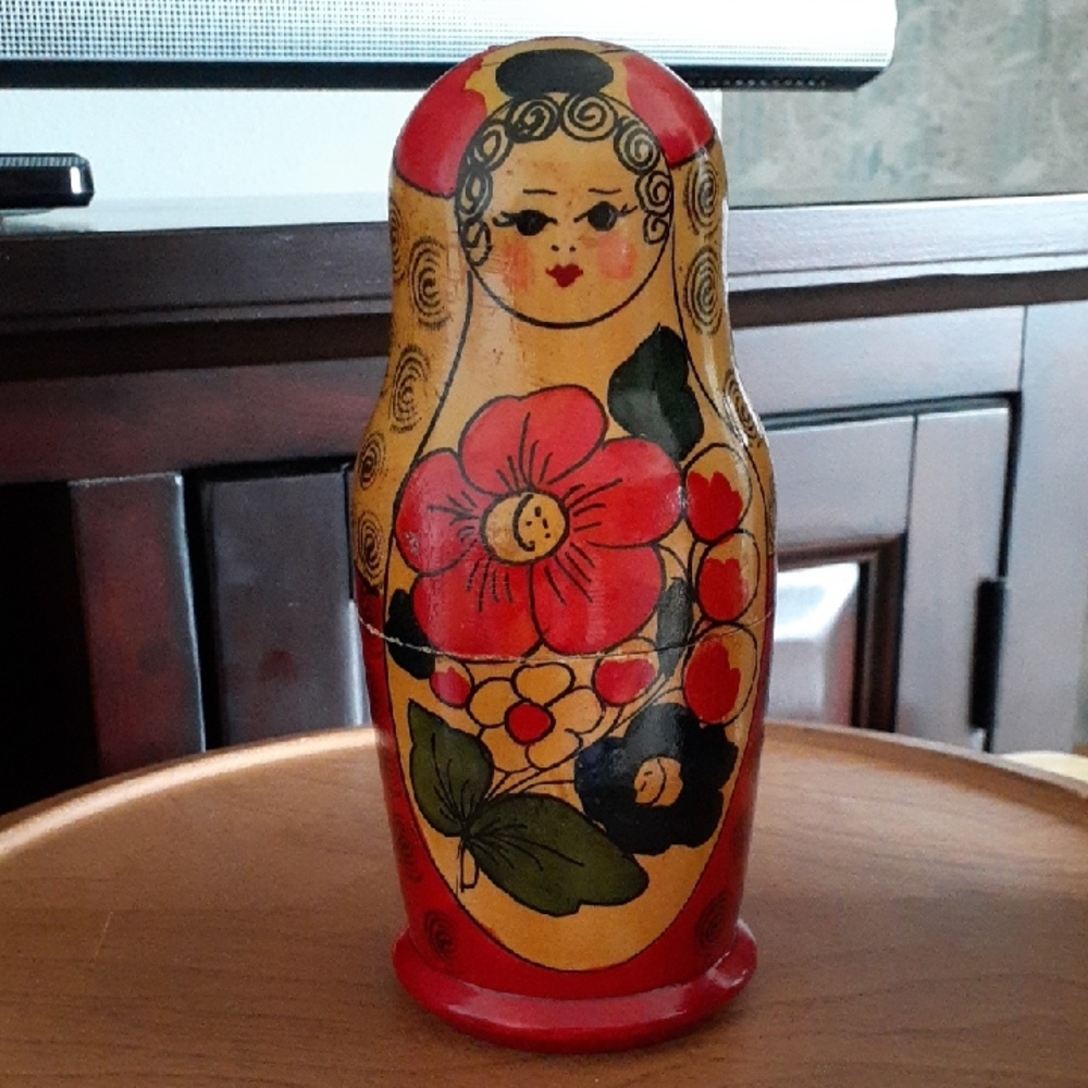 Colorful Vintage Russian Nesting Doll ZZ108